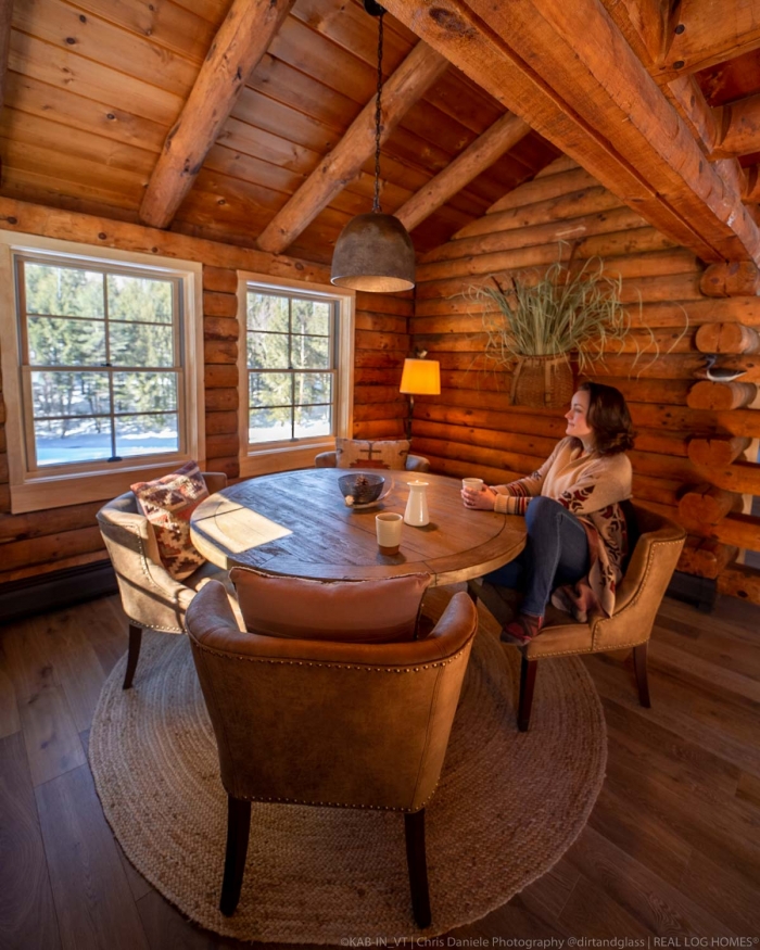 [KAB-IN] Vermont - Renovated 1972 Real Log Homes Rental Cabin