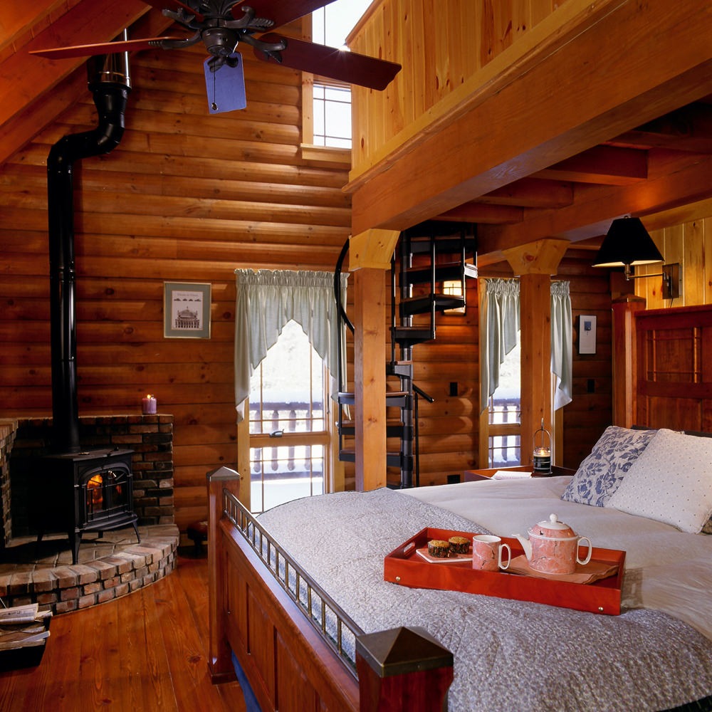 Littleton Ski Lodge bedroom