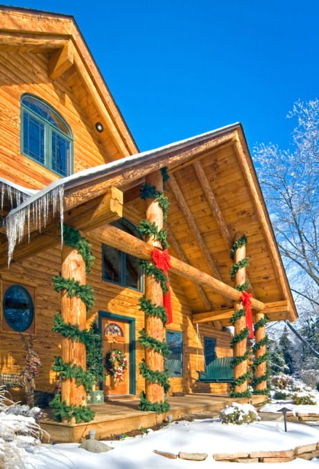 Illinois Log Home Brings Real Log Style to Christmas Decorating ...