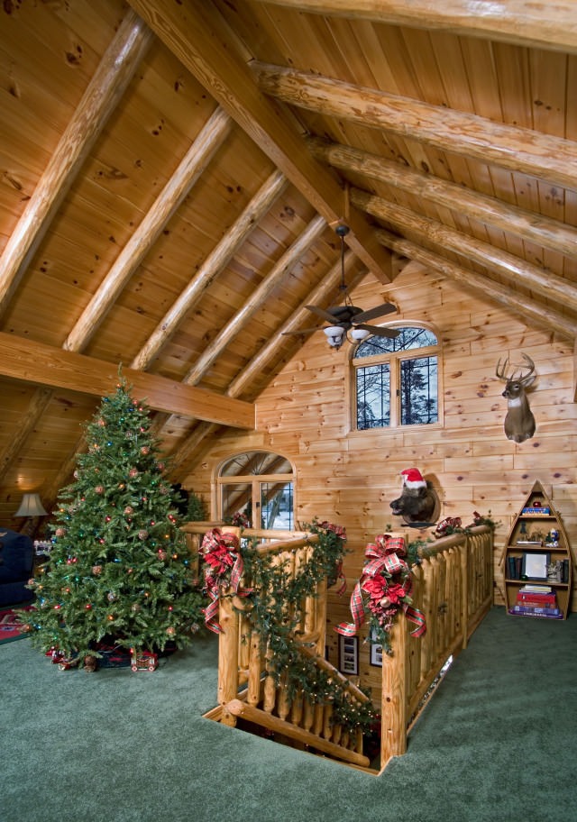 Illinois Log Home Brings Real Log Style to Christmas Decorating ...