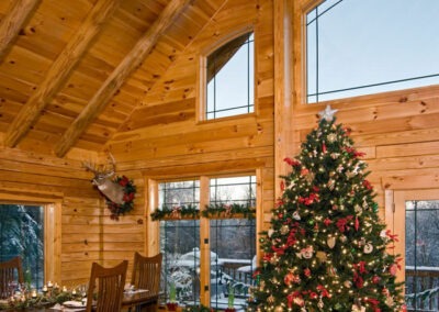 Godfrey Ranch great room with Christmas tree