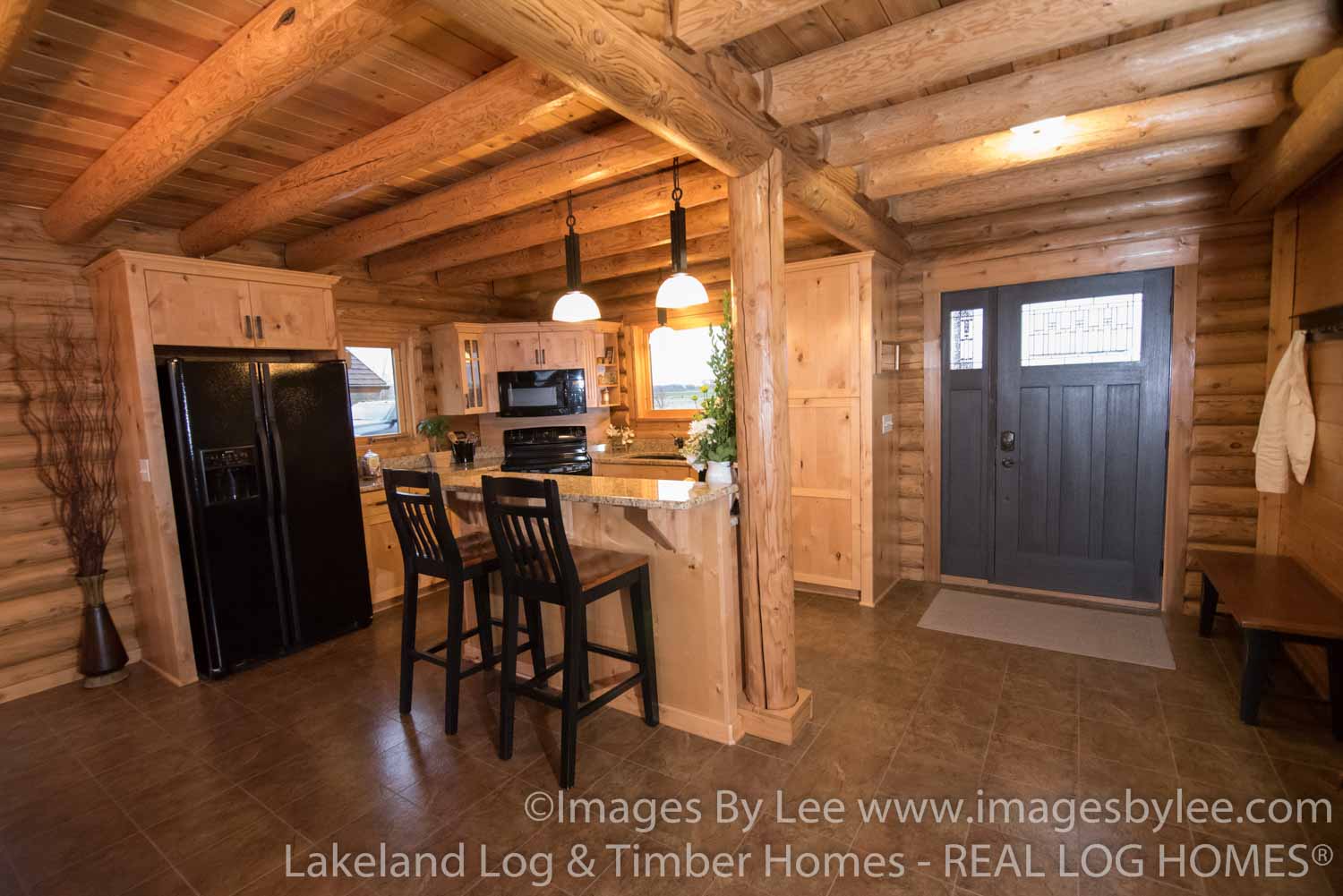 Lakeland Log Homes Model Home in Minnesota