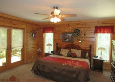 Eureka Springs AR (L11212) Bedroom