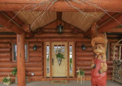 The Starview Log Home - exterior entrance