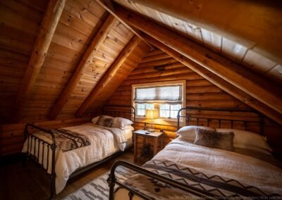 Greydon Cabin bedroom