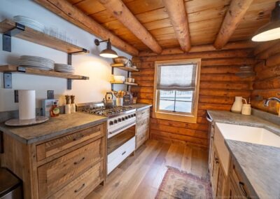 Greydon Cabin kitchen