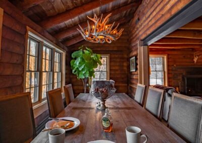 Greydon Cabin dining room