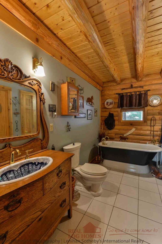 Lake Nolin Retreat bathroom