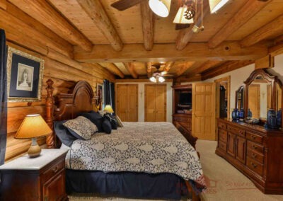 Lake Nolin Retreat bedroom