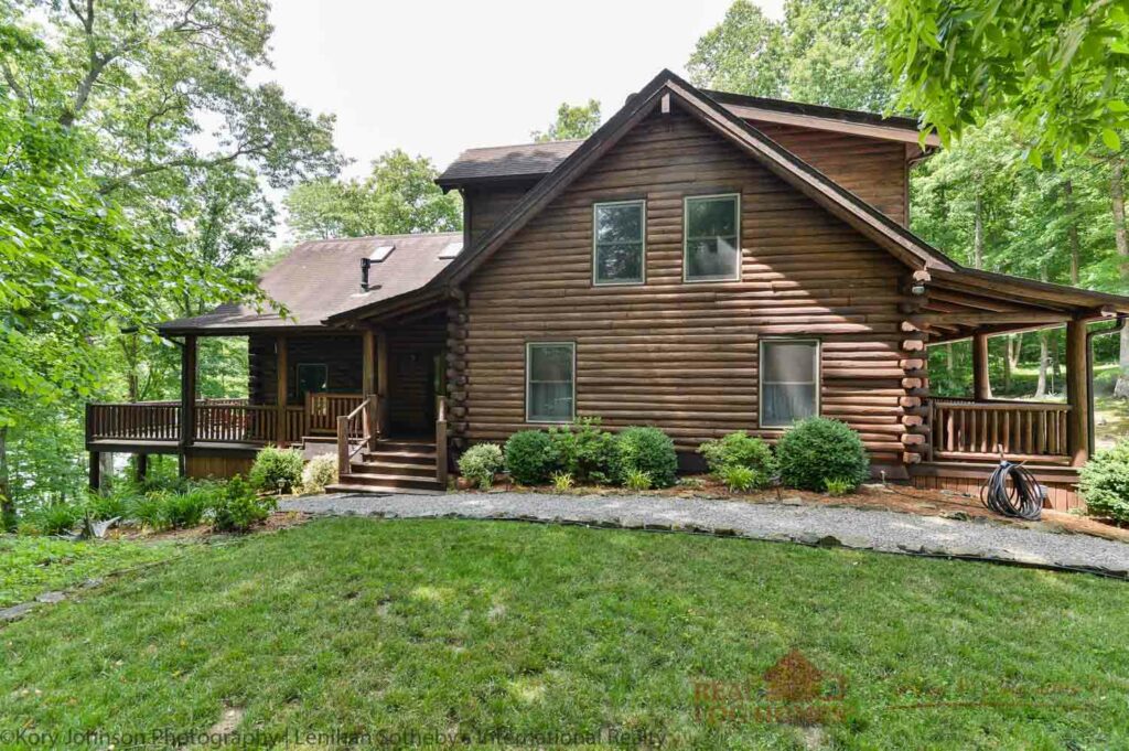 9010 Lake Nolin Retreat Exterior Side