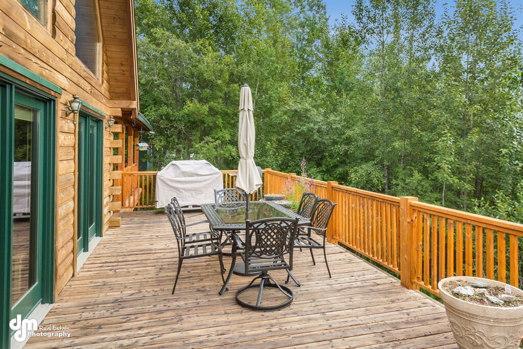 Wasilla Log Home (9976) deck